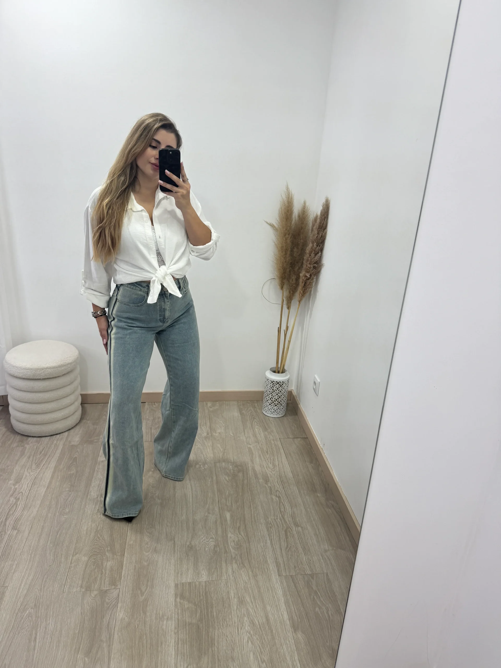 Wide (1)